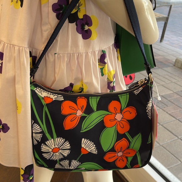 Kate Spade The Litte Better Sam Daisy Vines Small Shoulder Bag
Rich Navy - Picture 4 of 16